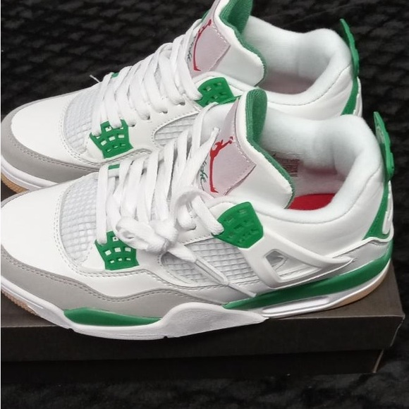 Jordan 4 - Picture 2 of 3